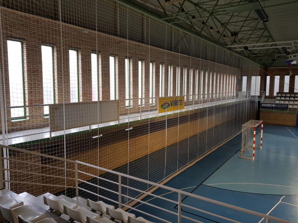 El ayuntamiento de Fraga realiza trabajos de mantenimiento y reparación en instalaciones deportivas
