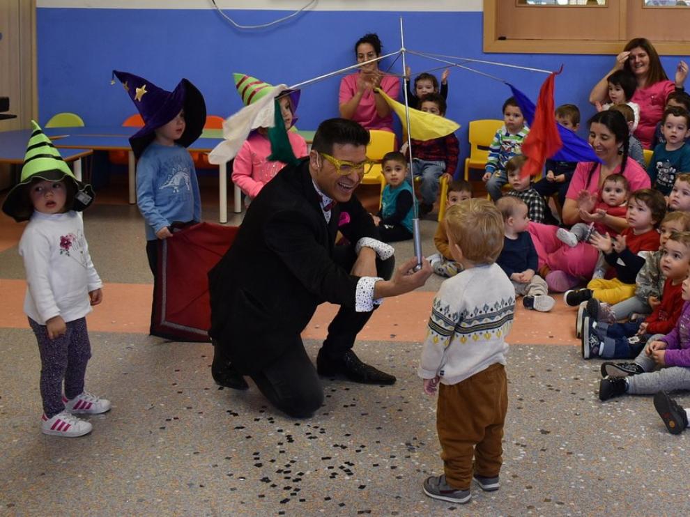 Civi Civiac inaugura el ciclo Tiempo de Magia en Monzón