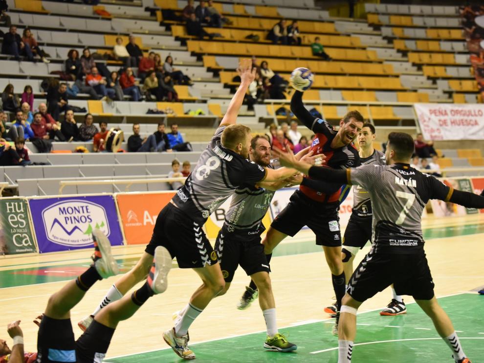 Cuenca encarrila en Huesca el pase a la fase final de la Copa del Rey (25-30)