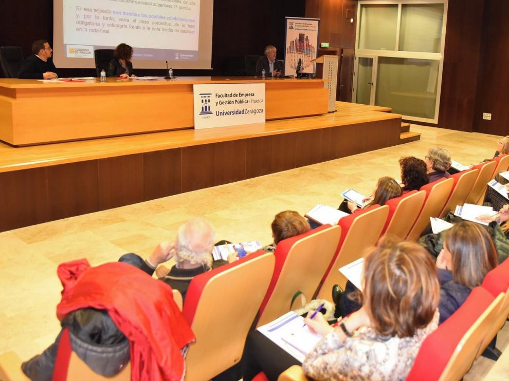 Debaten una prueba única e igual para todos de Evau