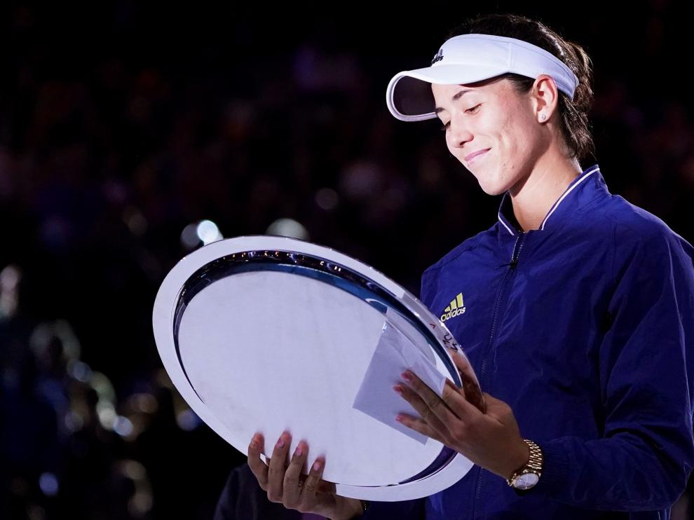 Muguruza tropieza en la final tras ser remontada por la joven Kenin