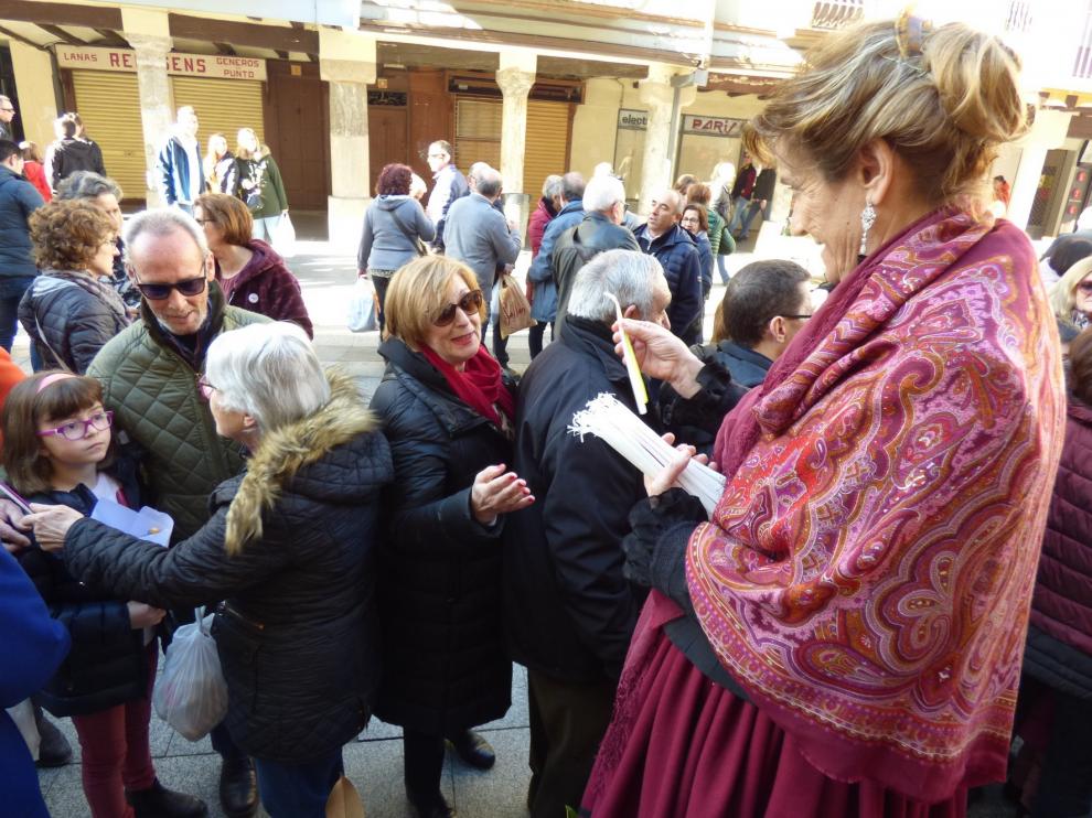 Gran ambiente en Barbastro en una de las mejores ferias de La Candelera