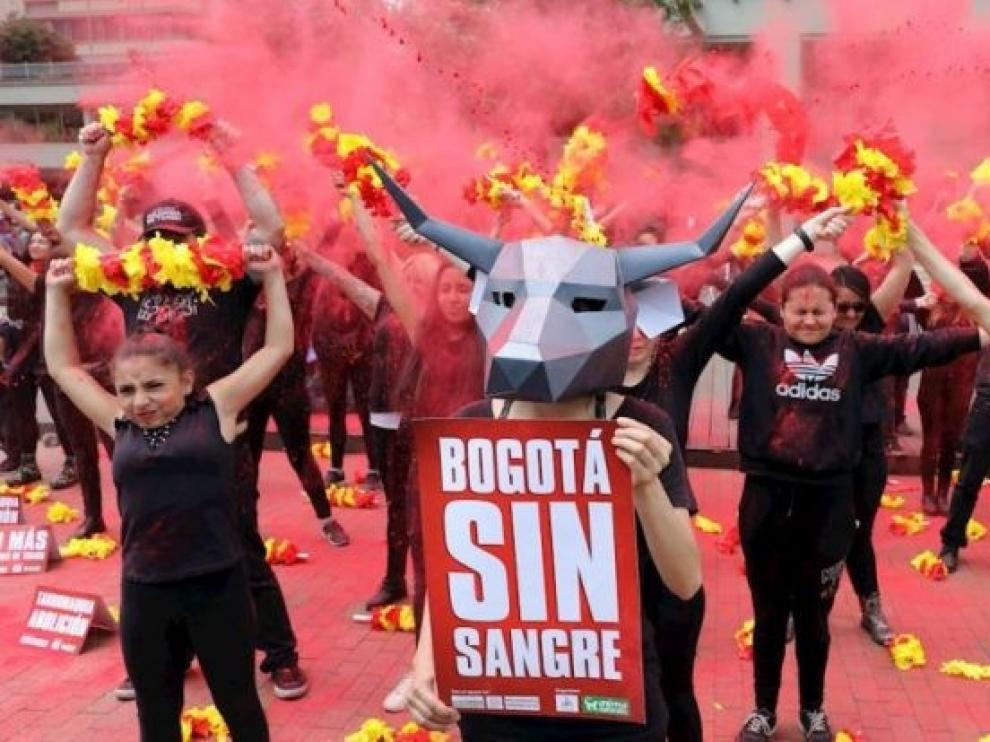 Realizan un "velatón" antitaurino en Bogotá
