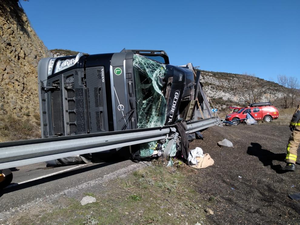 Un herido al volcar un camión en la N-230 a su paso por el municipio de Sopeira