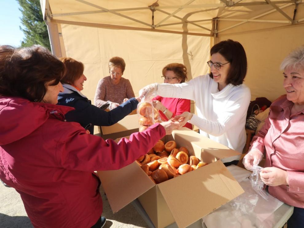 Las mujeres de la provincia de Huesca viven con devoción la festividad de Santa Águeda