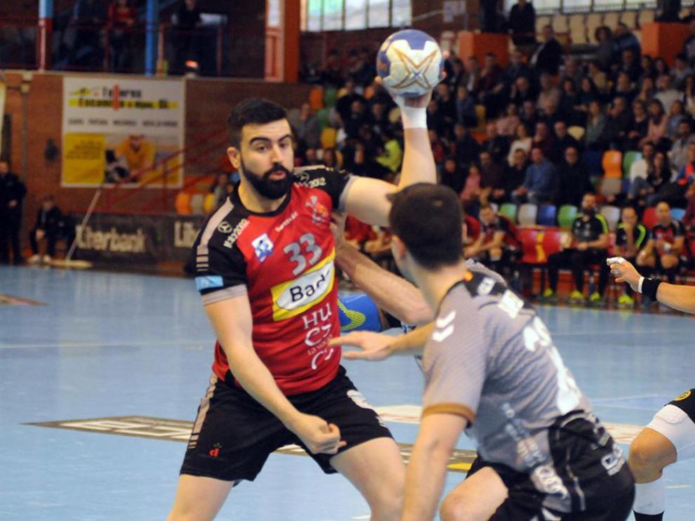 Bada Huesca emprende el camino de la salvación