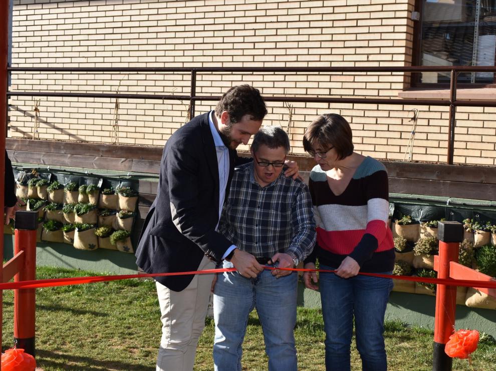 Alumnos de la escuela taller Monflor de Monzón crean un jardín sensorial en el Reina Sofía