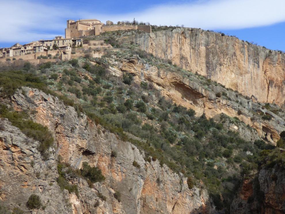 El Ayuntamiento de Alquézar alegará contra el proyecto de la tirolina