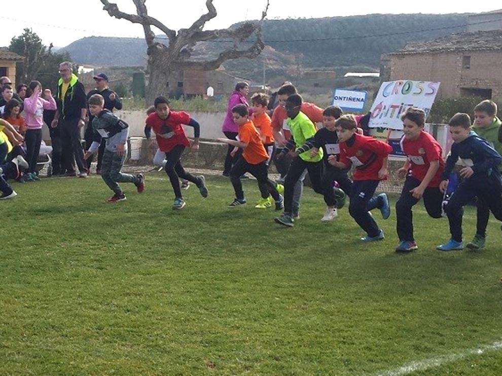 El XXXVI Cross de Ontiñena reúne a 200 escolares
