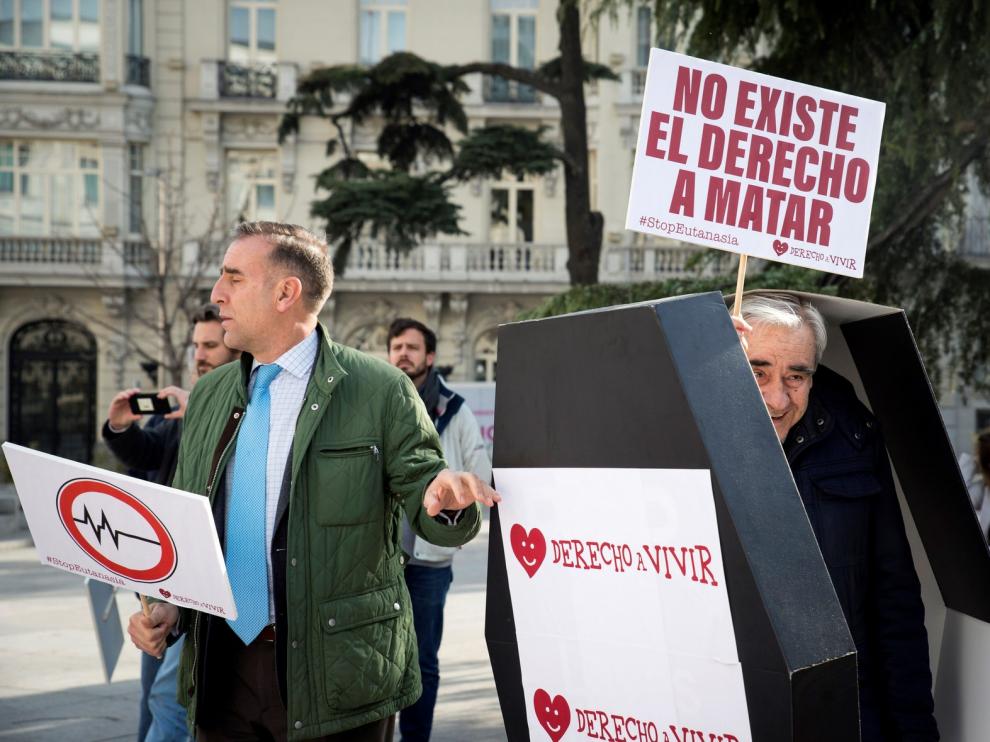 El Pleno del Congreso aprueba tramitar la ley de la eutanasia