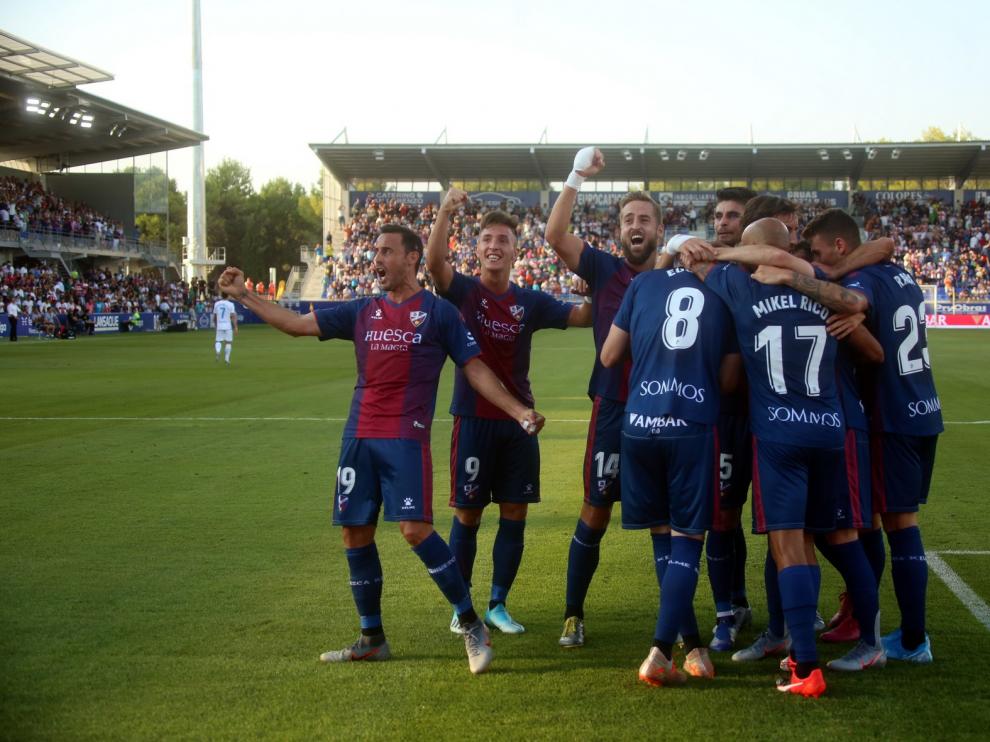 El Huesca se aferra a El Alcoraz para volver a su mejor versión