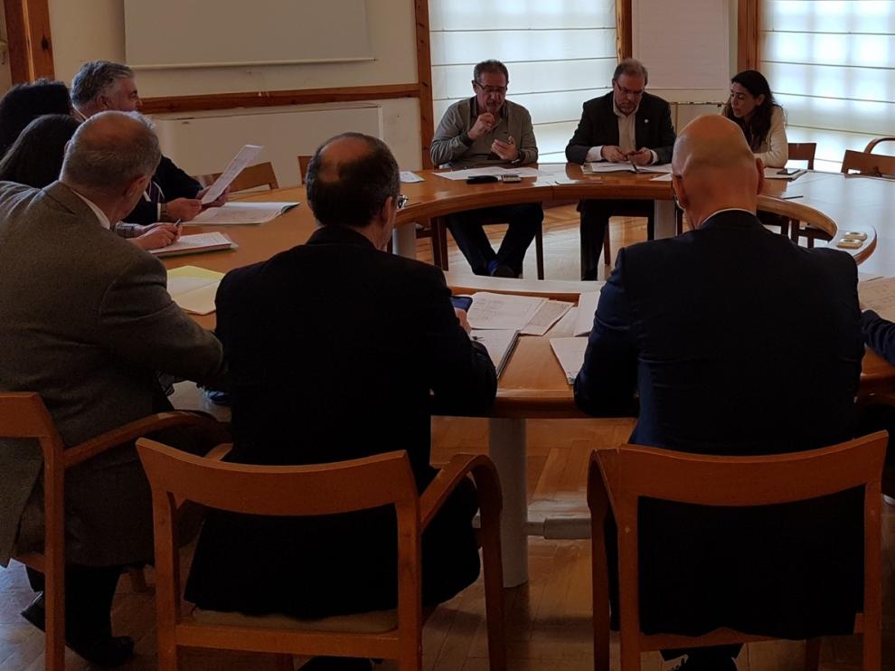 Aragón negocia restituir carreteras dañadas durante los trabajos de construcción de los parques eólicos
