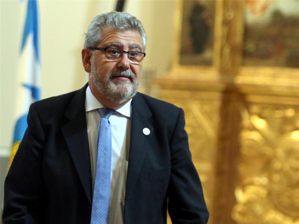 El rector de la Universidad de Zaragoza cesa en su puesto y arranca la carrera electoral