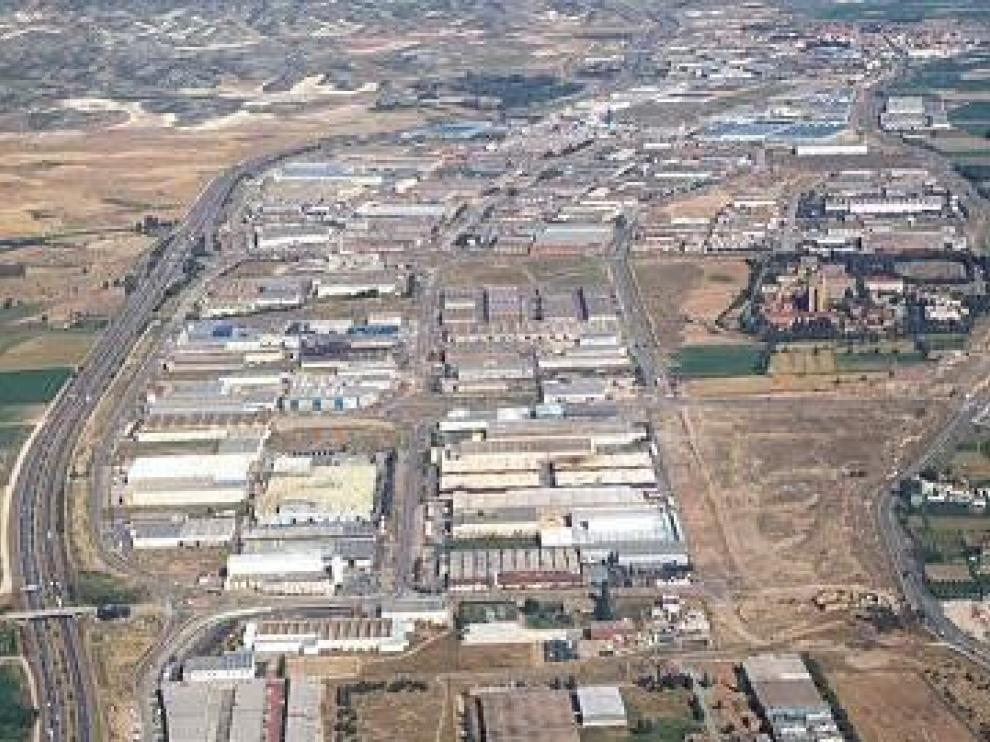 Muere en Zaragoza un trabajador que cambiaba unas luces al caer de 12 metros