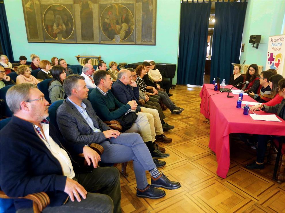 Potenciar entornos y servir de apoyo para las personas con Asperger es "una obligación de toda la comunidad"