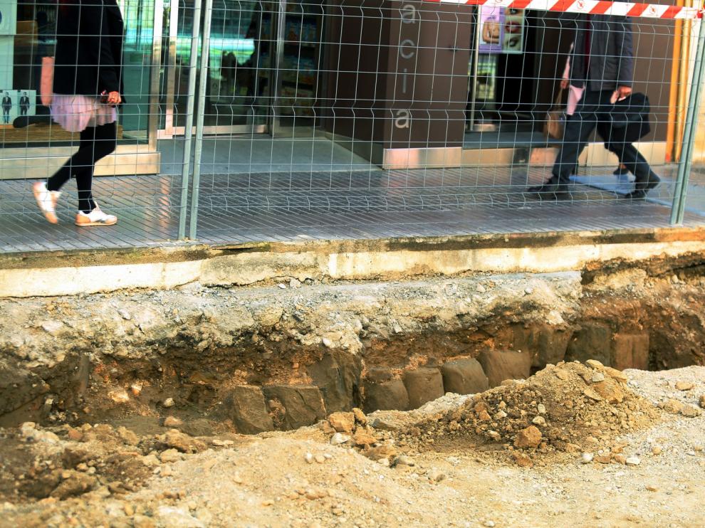 Nuevos hallazgos arqueológicos en las obras del Coso Bajo de Huesca