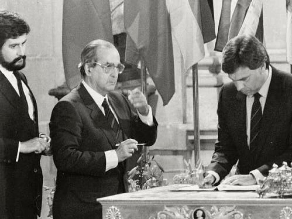 Muere Fernando Morán, el ministro de Exteriores que firmó la entrada en Europa