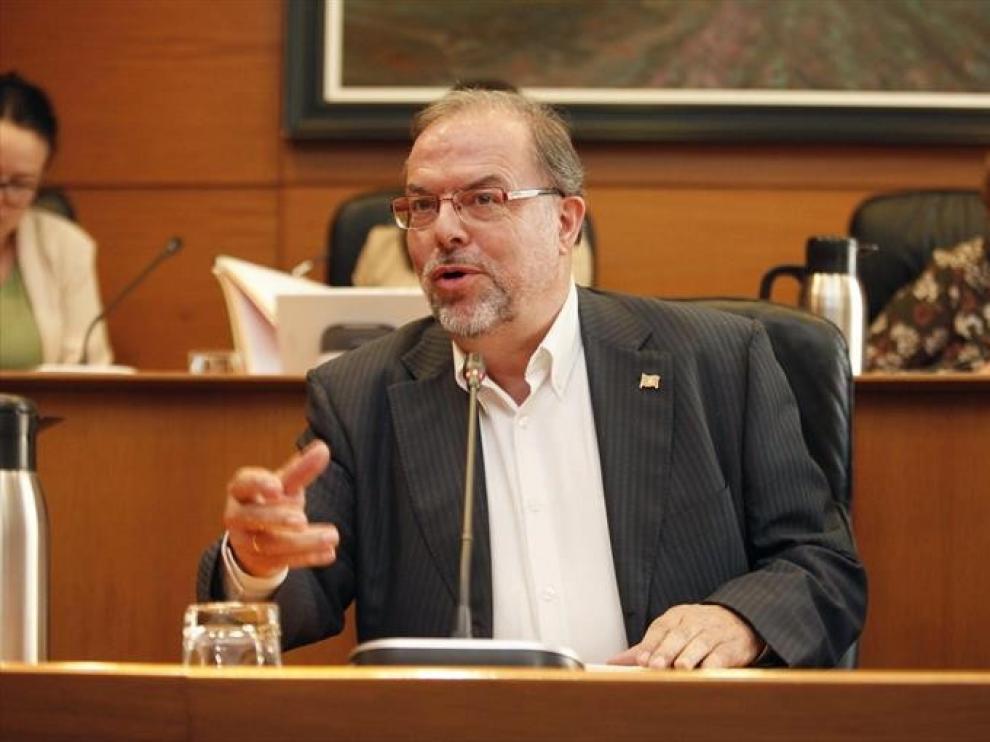 Fuster defiende el sistema de conservación viaria