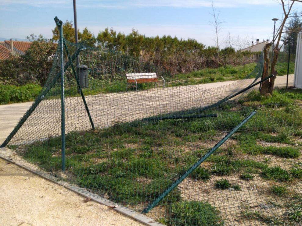 La Guardia Civil investiga varios destrozos en el colegio San José de Calasanz de Barbastro