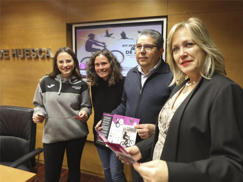 La XI Marcha Cicloturista BTT de las Grullas se tiñe de violeta