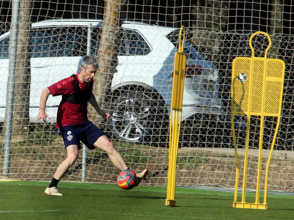 Suave entrenamiento con Luisinho en el campo