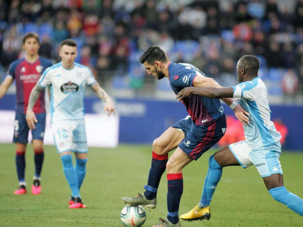 Oportunidad de oro para el Huesca, que quiere aprovechar los tropiezos de Cádiz y Almería