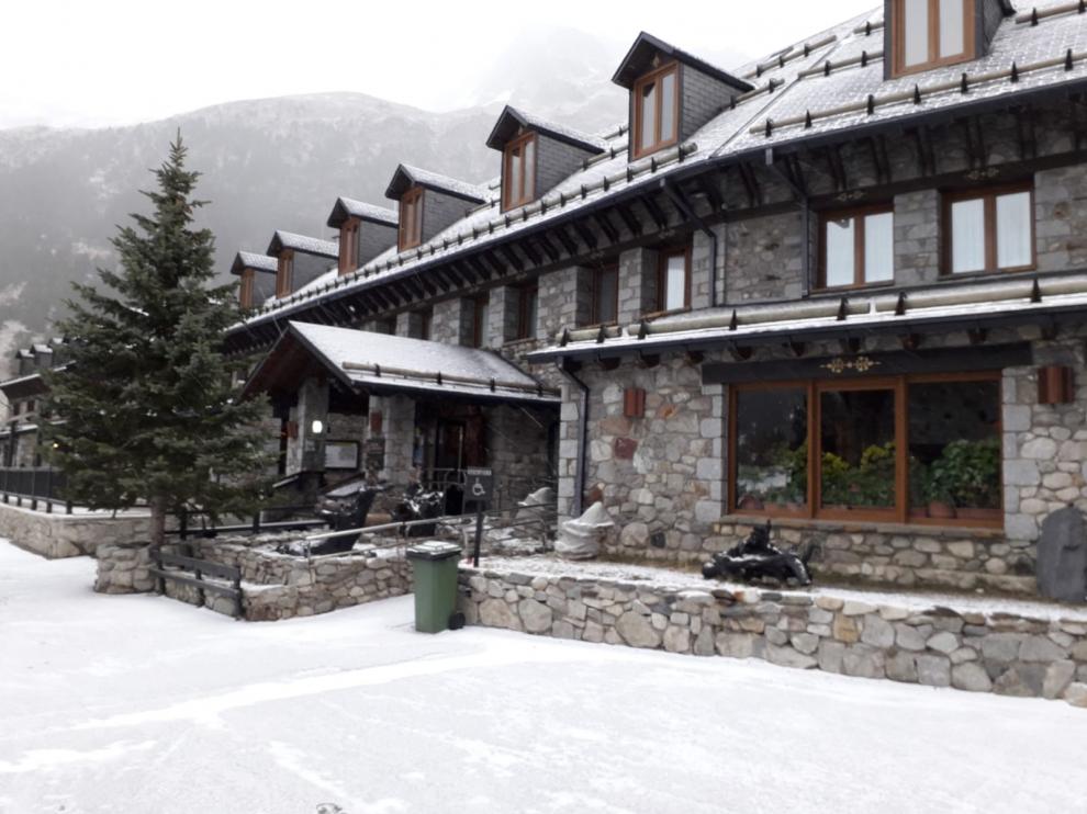 La nieve regresa a algunas zonas del Pirineo de Huesca en torno a los 900 metros