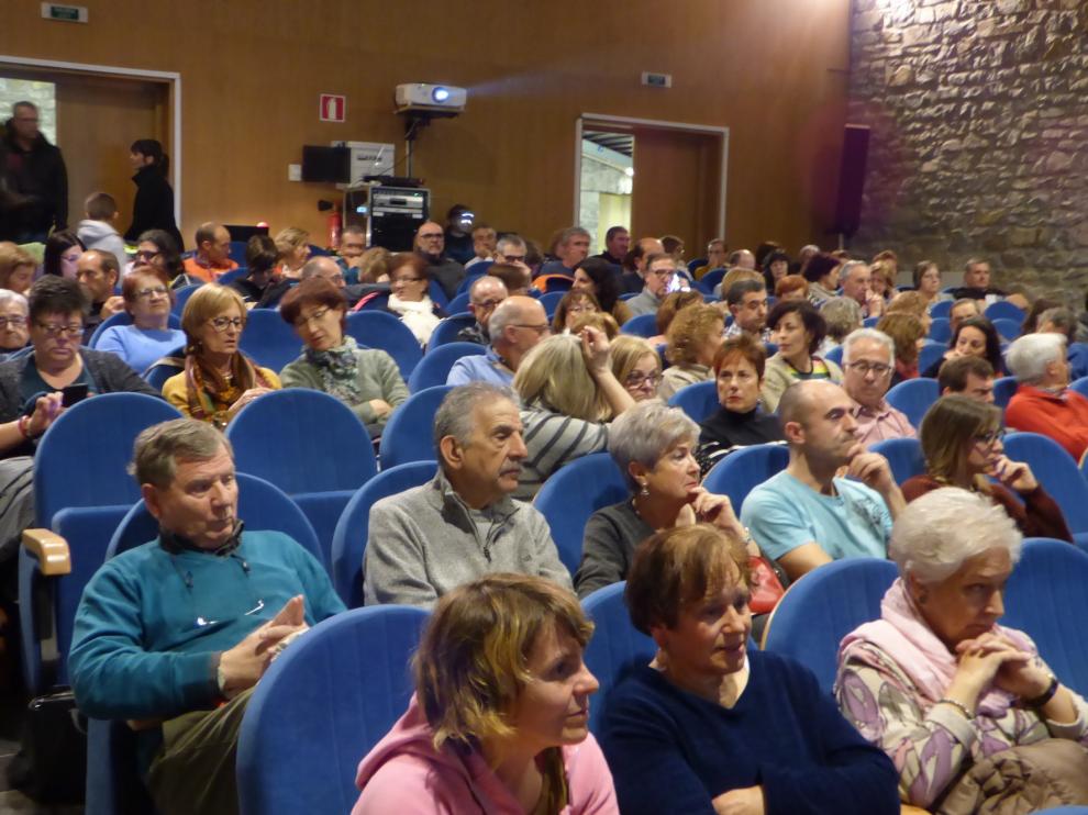 Kilimak Teatro trae a Biescas tres historias de desamor