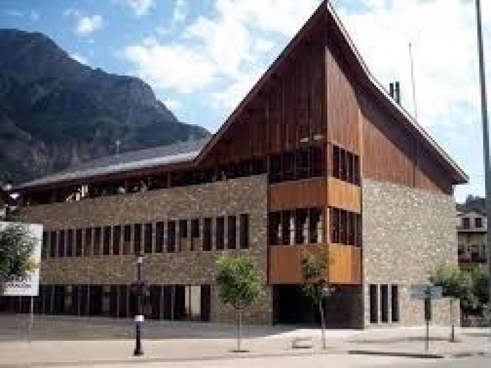 Expertos mundiales en manipulación de la luz en la escala nanométrica se reúnen en Benasque