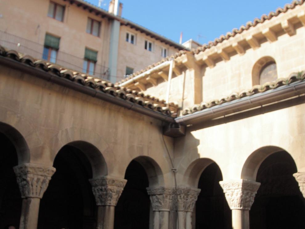 Medidas contra las filtraciones en el claustro del Monasterio de San Pedro el Viejo de Huesca