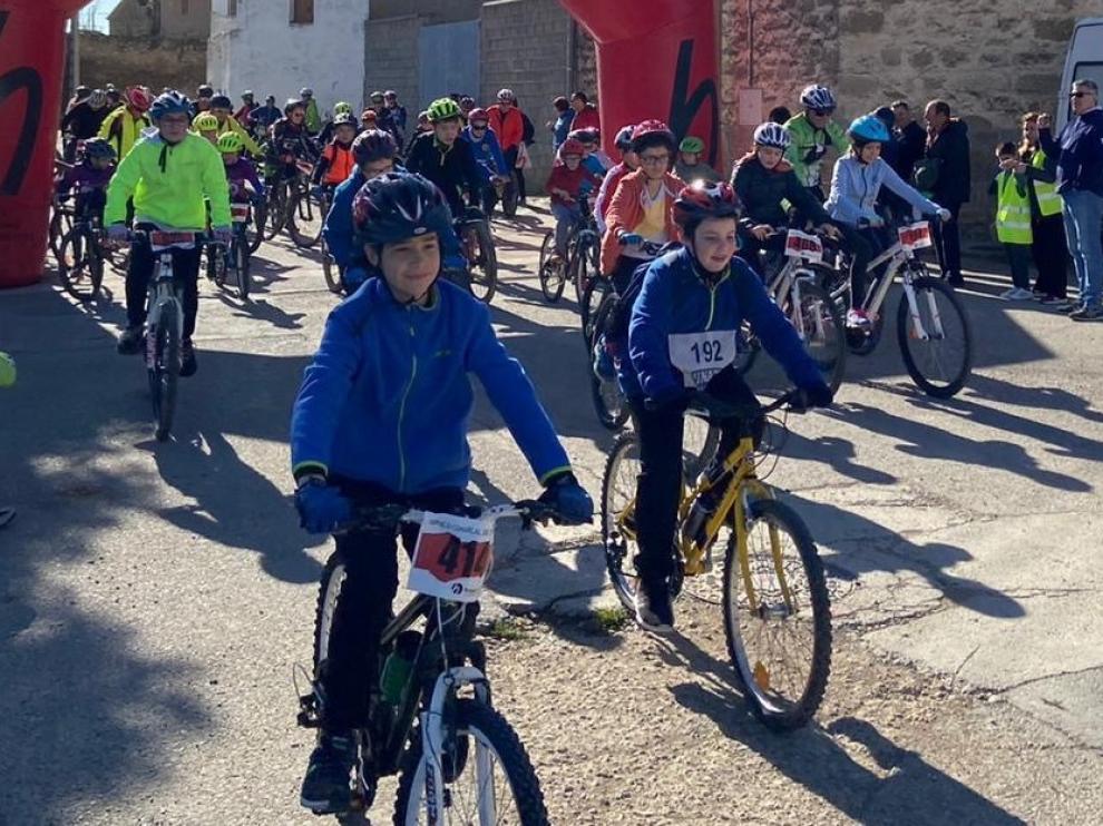 Casi 300 bikers en la XI Marcha de las Grullas de Montmesa
