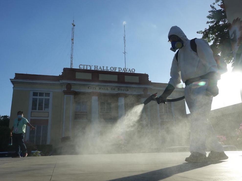 El jefe del equipo de expertos chino dice que la epidemia de coronavirus durará hasta junio