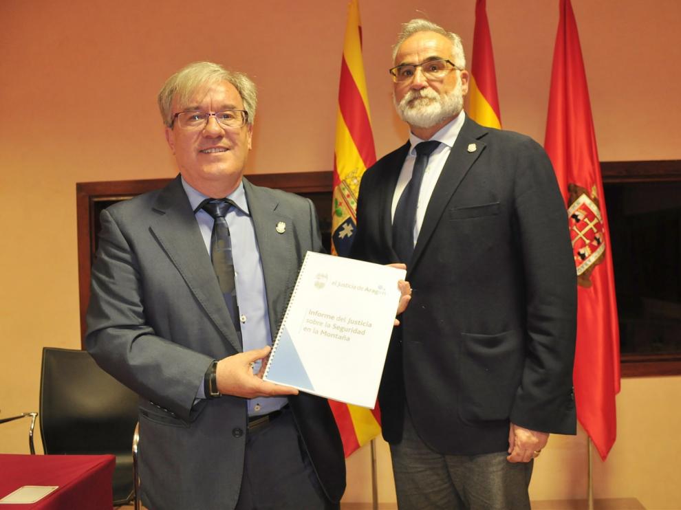 El Justicia aboga por cobrar los rescates por negligencias