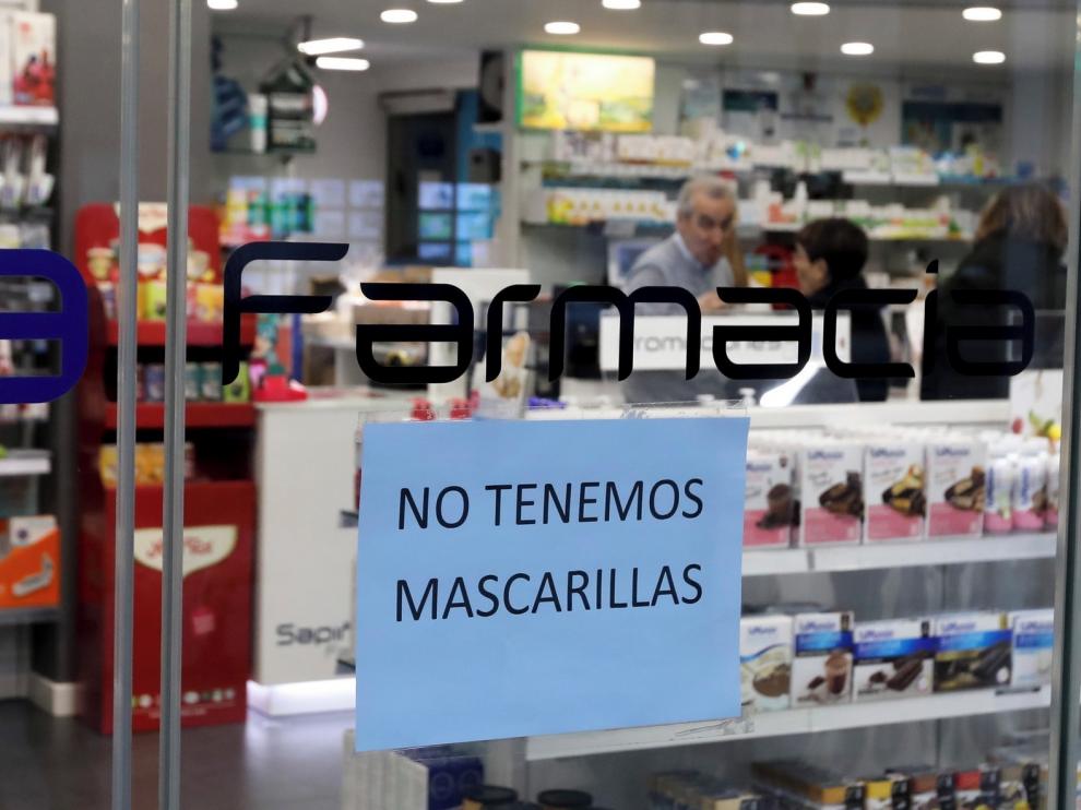 Prohíben la venta libre de mascarillas en farmacias
