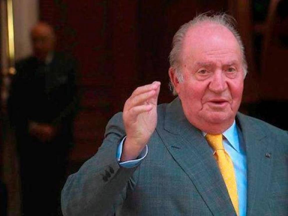 El rey Juan Carlos pierde su asignación pero mantiene su estatus jurídico