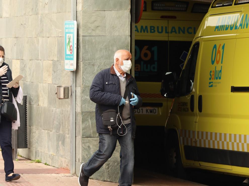El coronavirus sigue su ascenso en España, con 767 fallecidos y un incremento de 2.431 nuevos casos