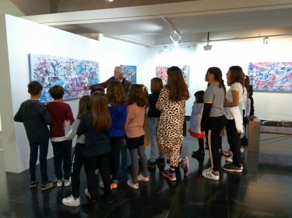 Los alumnos del aula Emoción-arte descubren el expresionismo abstracto