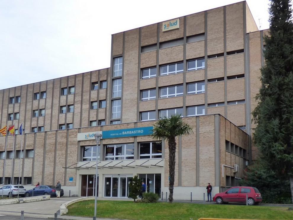 Lleva en su coche a tres familiares al hospital de Barbastro al no llegar la ambulancia