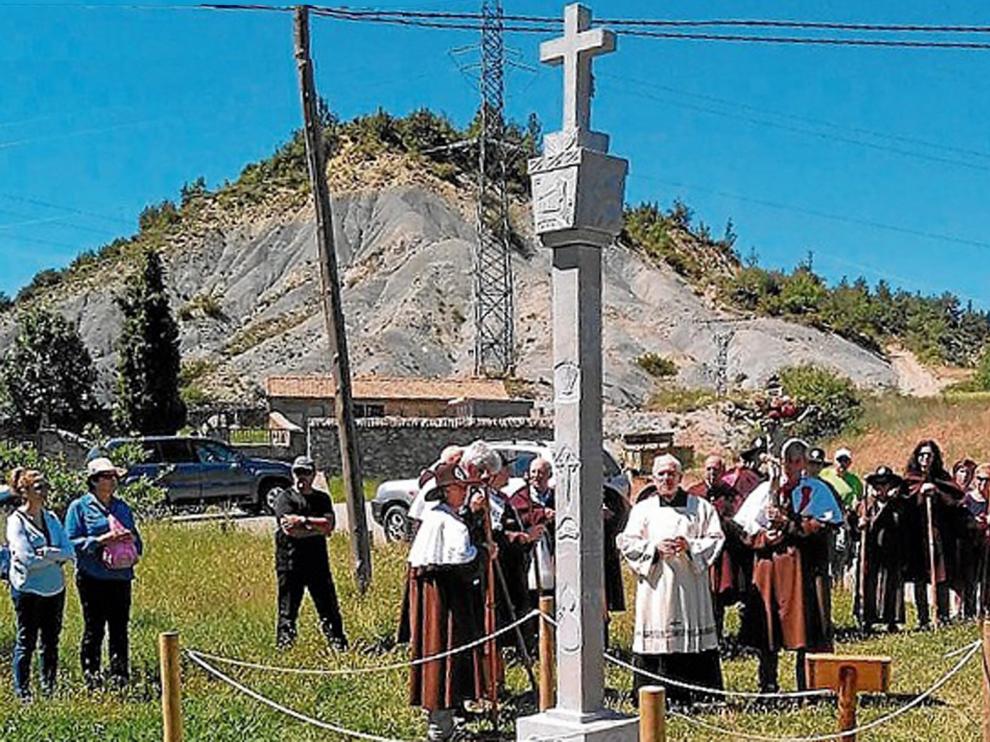 El nuevo crucero de Yebra, emblema religioso de la población