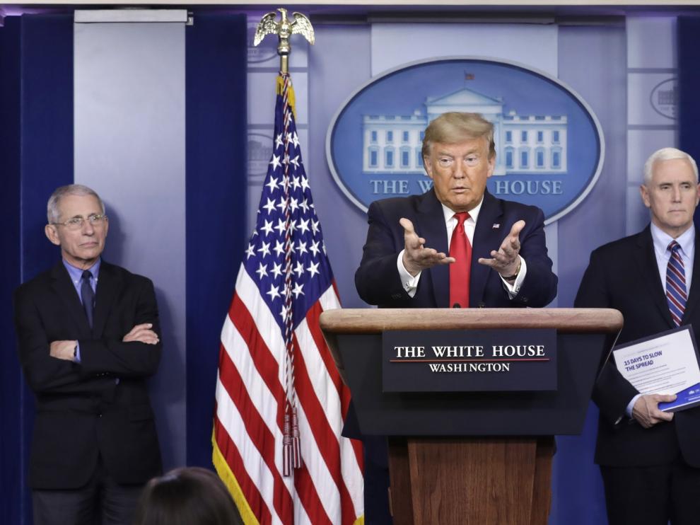 Trump mantiene una conversación con Xi y asegura que EEUU y China "están trabajando juntos"