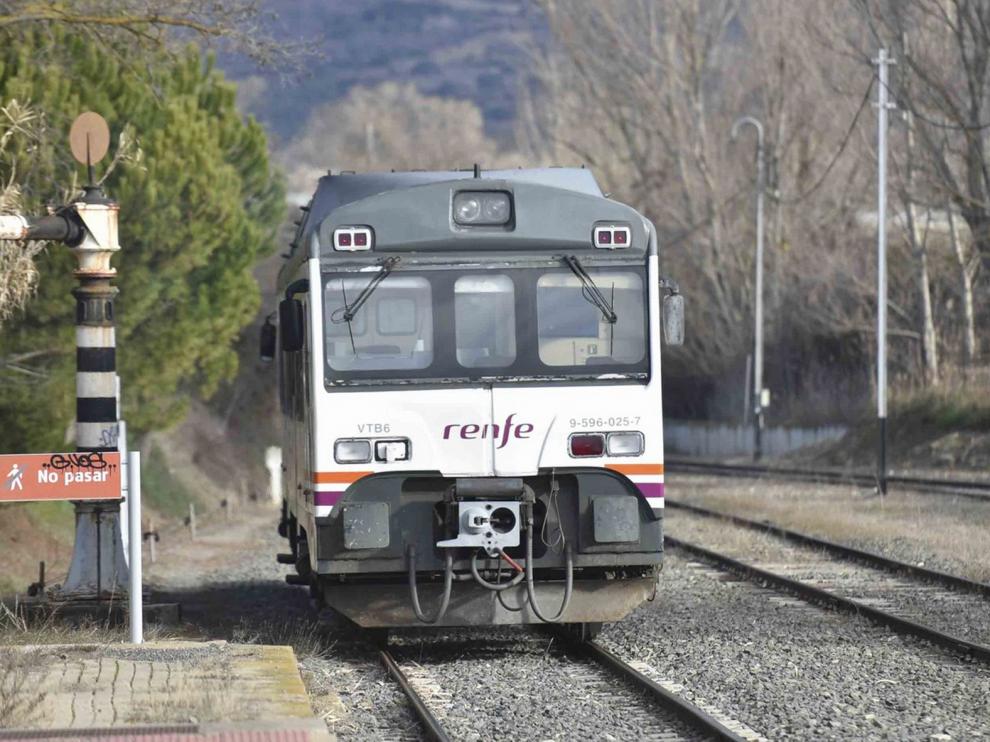 El Canfranero, afectado por una avería en la catenaria de la línea ferroviaria entre Huesca y Zaragoza