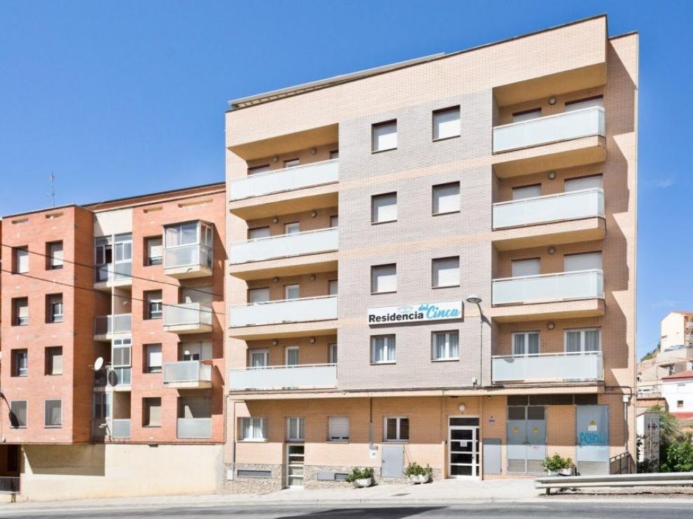 La residencia Cinca, en Fraga, se aisla por completo del exterior