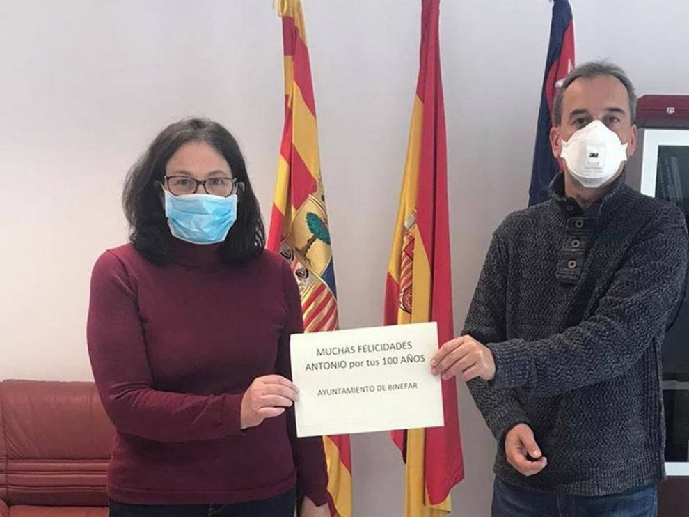El Ayuntamiento de Binéfar felicita al centenario Antonio Lardiés Buil