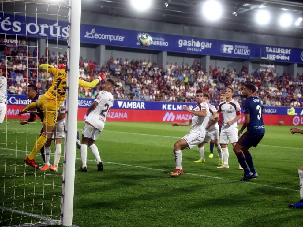 La emergencia sanitaria generada por el coronavirus tiene parado el mercado del fútbol