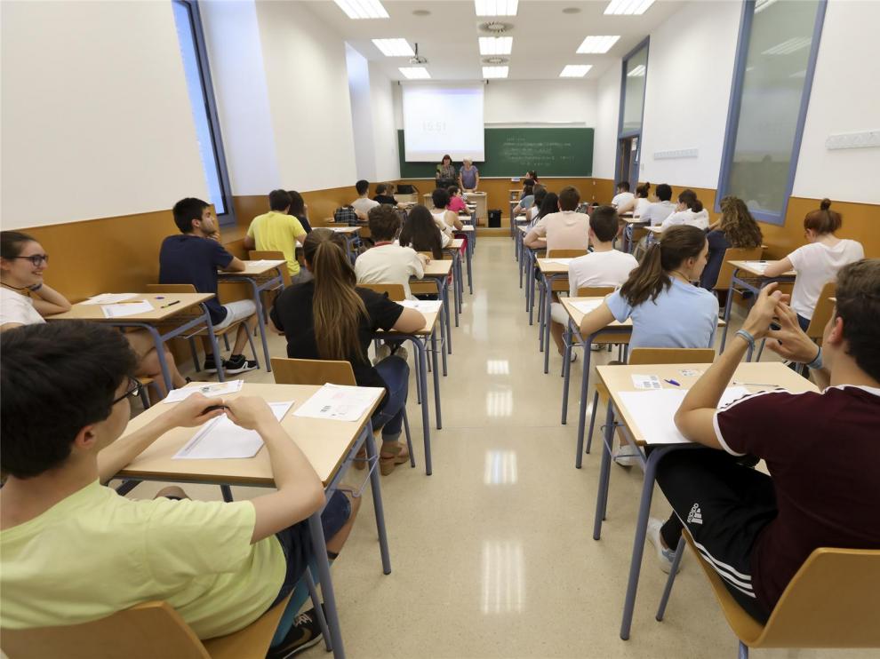 Los estudiantes universitarios podrían ser evaluados en junio mediante exámenes online