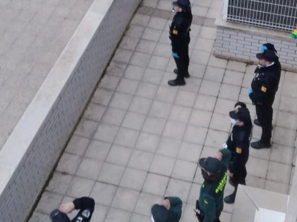 Policía y Guardia Civil agradecen a los vecinos de Barbastro su respuesta a la situación