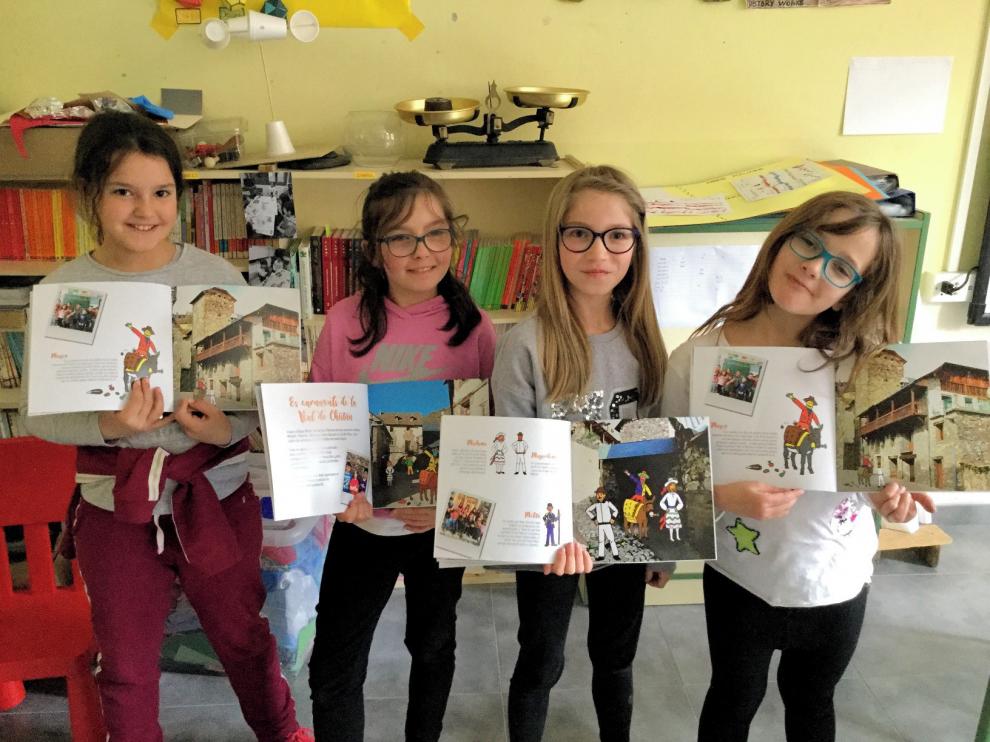 Alumnos del CRA Cinca Cinqueta de Plan unen literatura y solidaridad