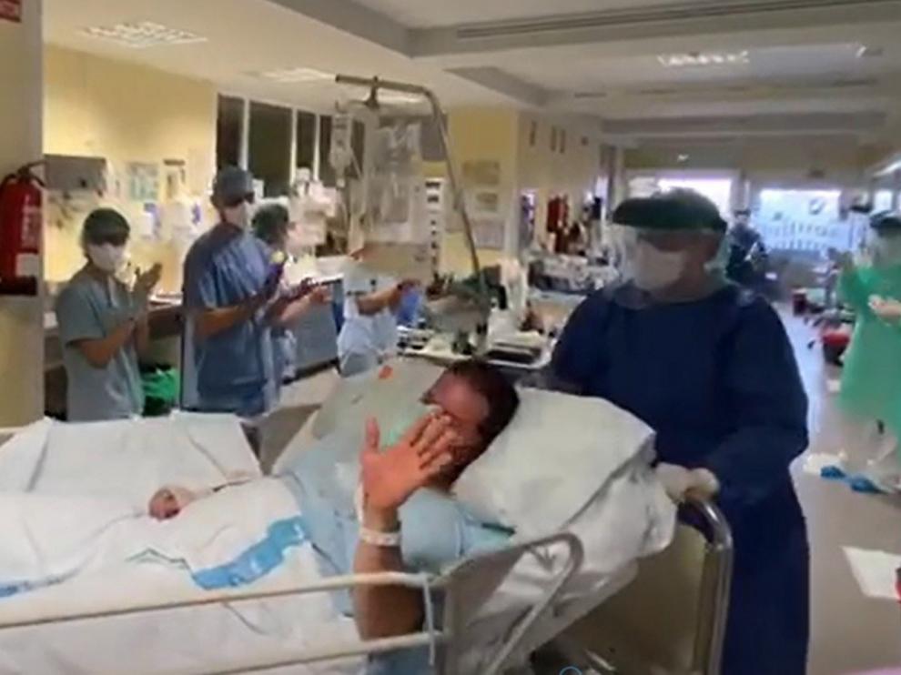 Un varón de 33 años vecino de Laspaúles, primer paciente que pasa de la UCI a planta en el Hospital de Barbastro