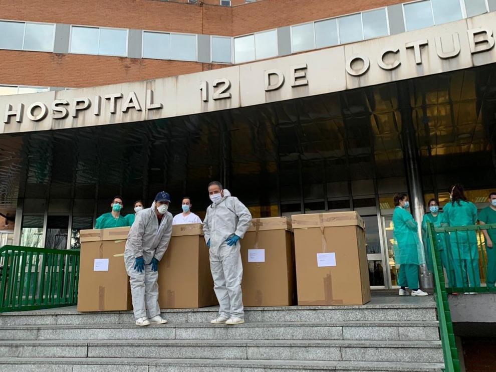 Las máscaras del crowdfunding de Julio Luzán llegan por miles a Madrid y suministran IFEMA