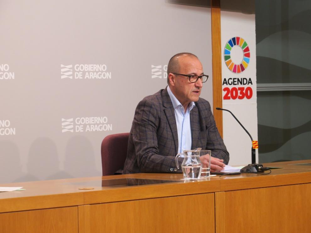 El Gobierno de Aragón repartirá 60 ordenadores y táblets en Huesca para garantizar la atención educativa a distancia